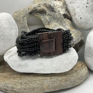 BRACELET NOIR  EN PERLES...